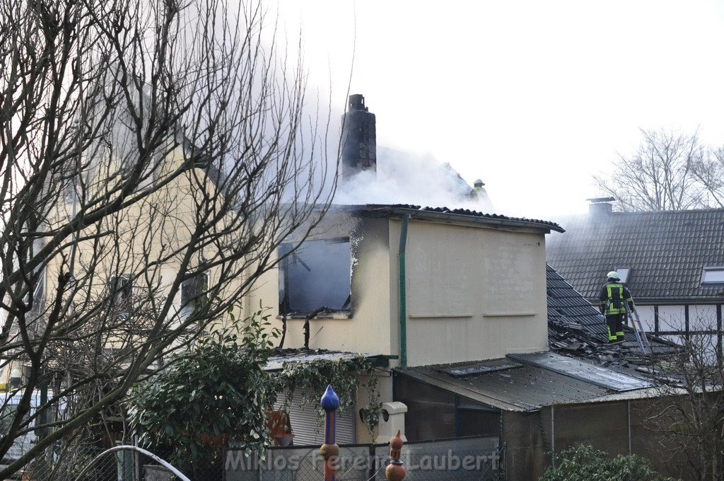 Haus komplett ausgebrannt Leverkusen P63.JPG
